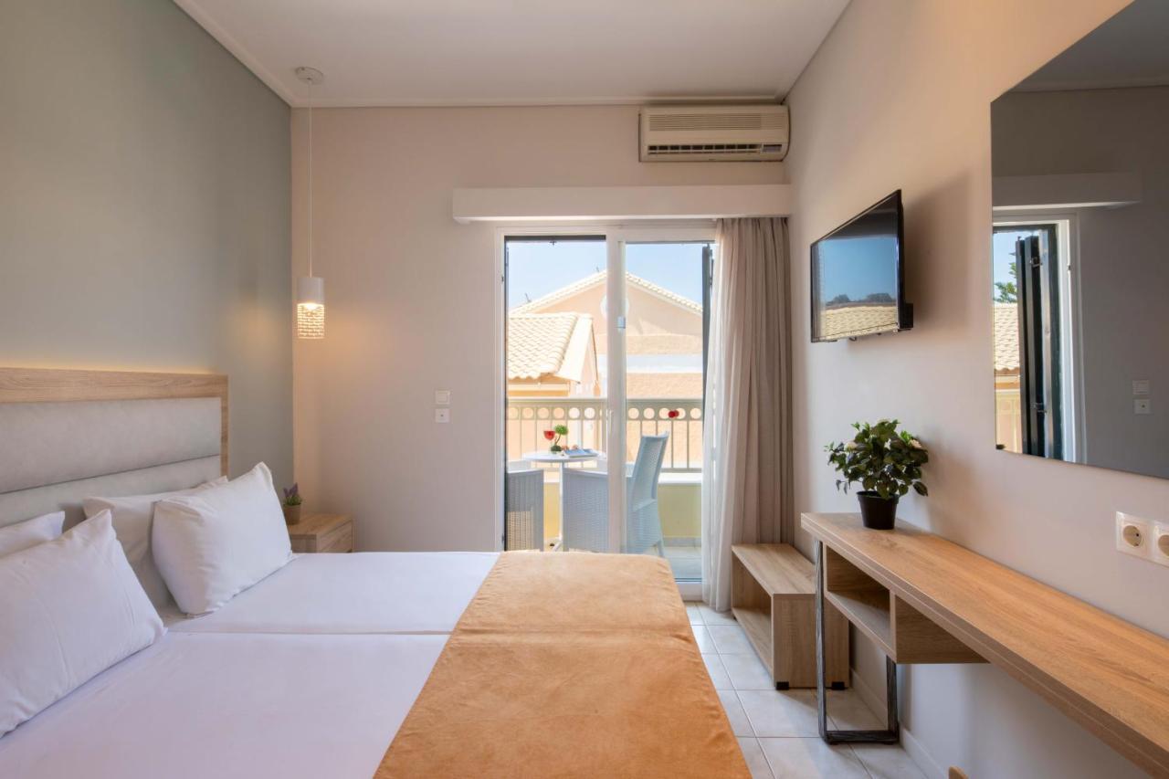 Hotel Rossis Mesongi Bagian luar foto
