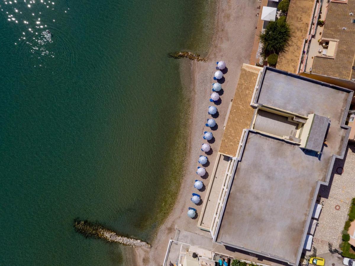 Hotel Rossis Mesongi Bagian luar foto