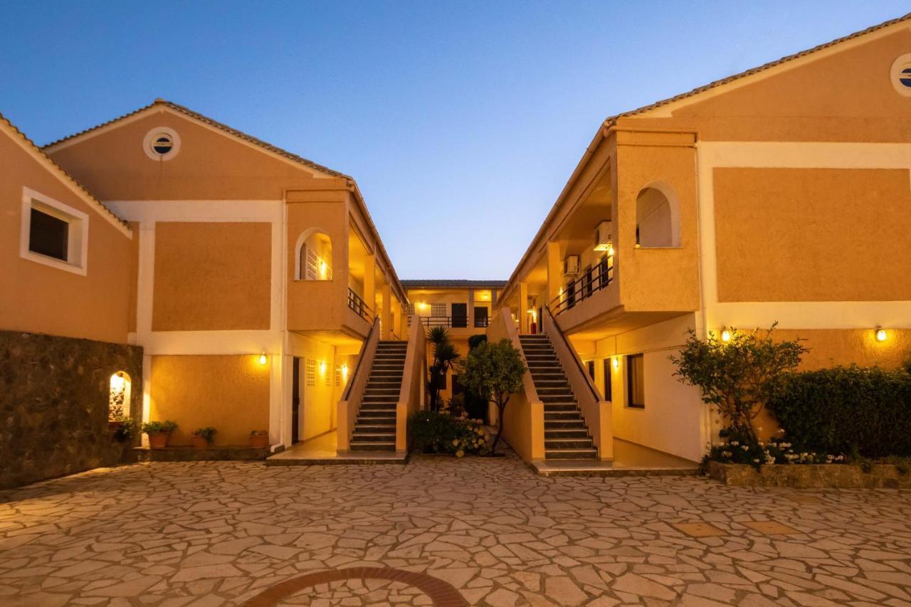 Hotel Rossis Mesongi Bagian luar foto