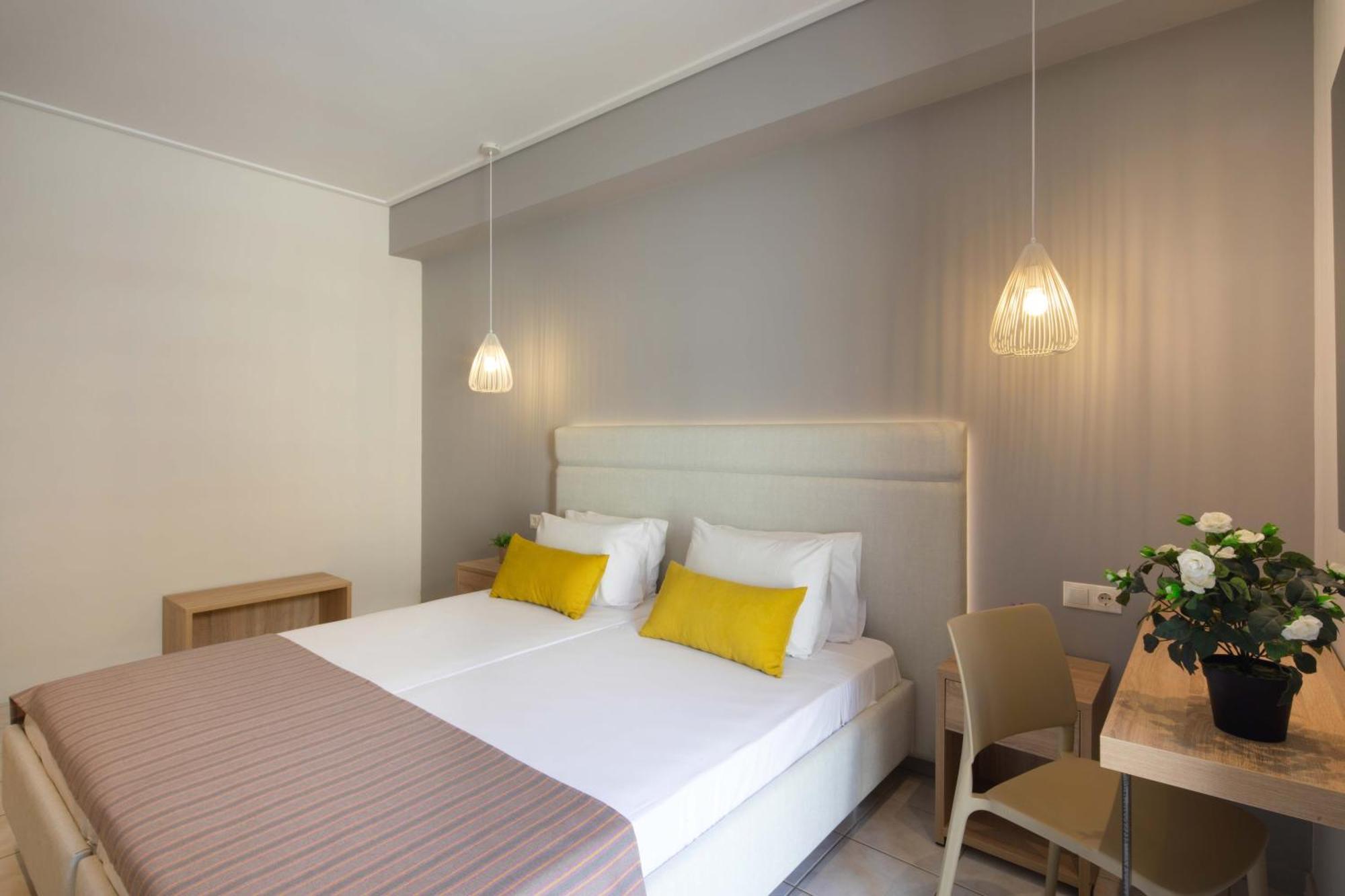 Hotel Rossis Mesongi Bagian luar foto