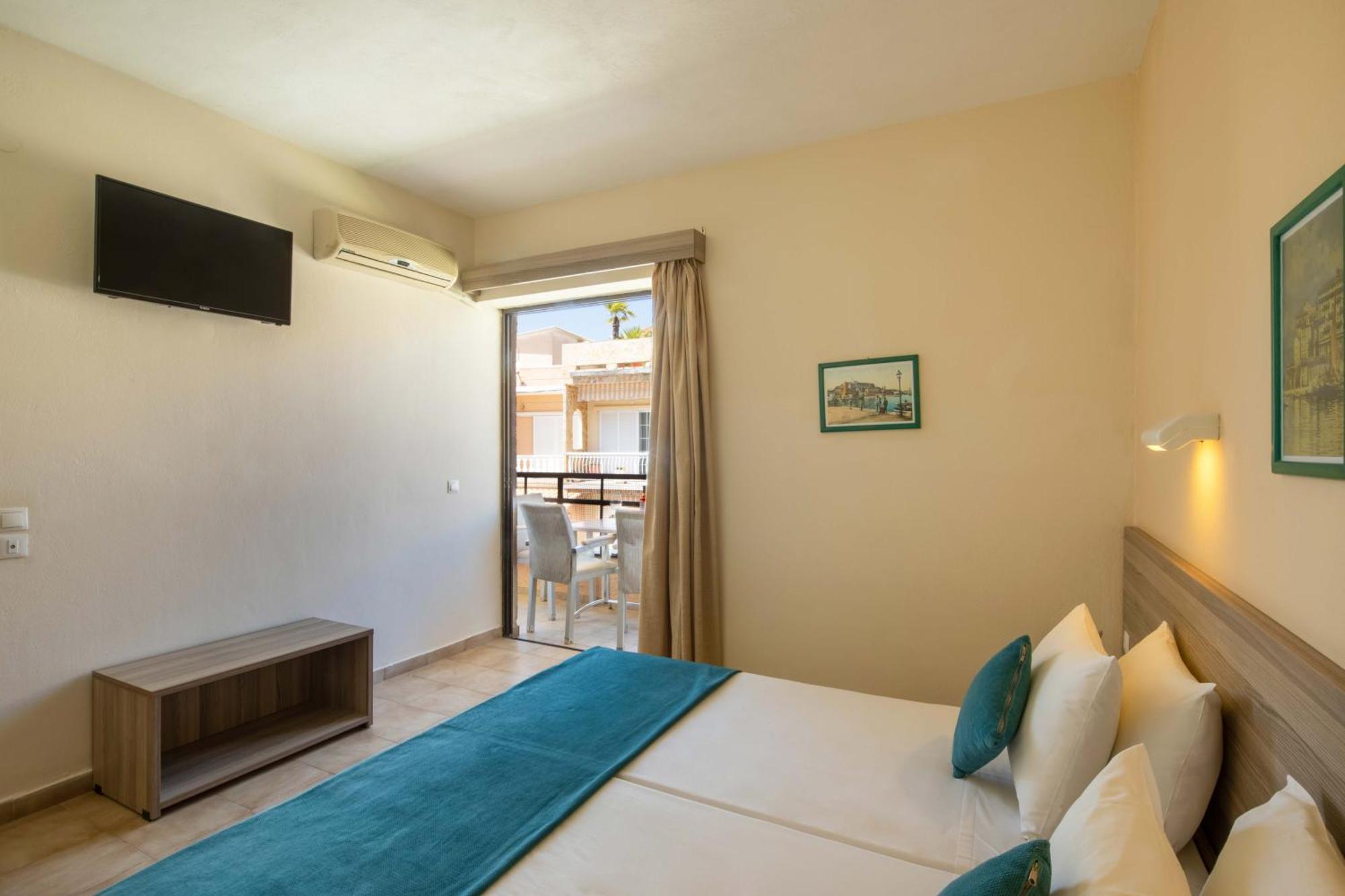 Hotel Rossis Mesongi Bagian luar foto