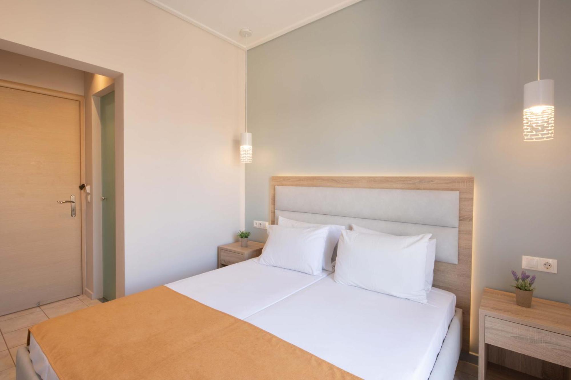 Hotel Rossis Mesongi Bagian luar foto