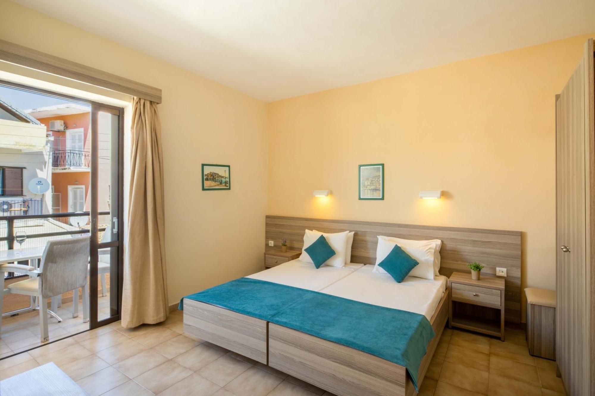 Hotel Rossis Mesongi Bagian luar foto