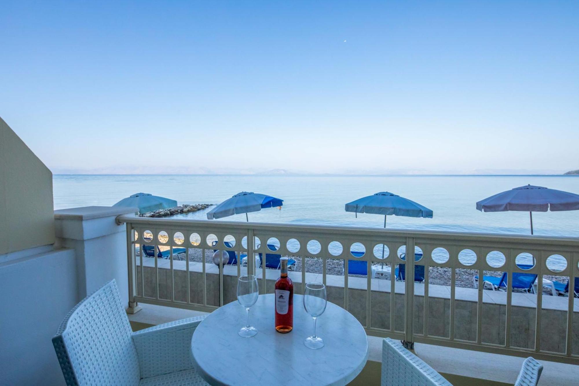 Hotel Rossis Mesongi Bagian luar foto
